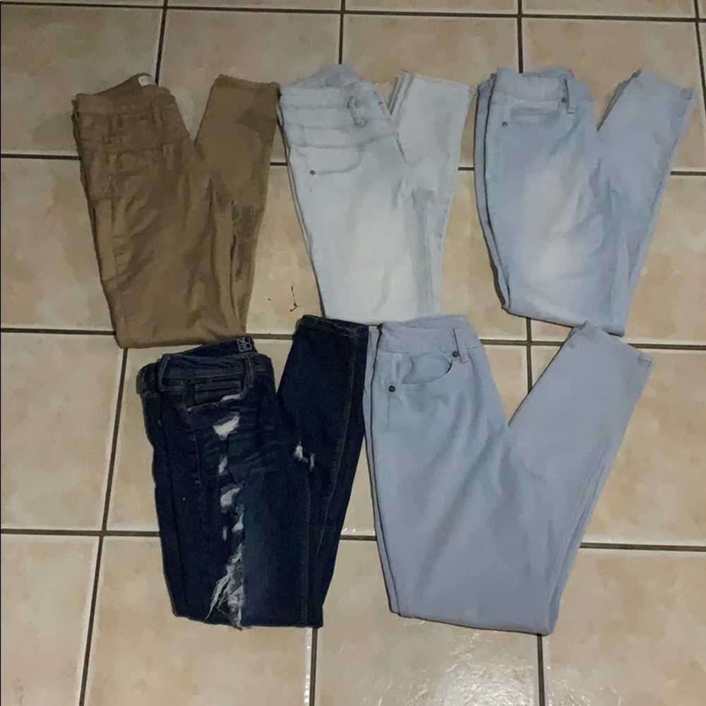 Bundle of 5 Pairs Of Jeans
